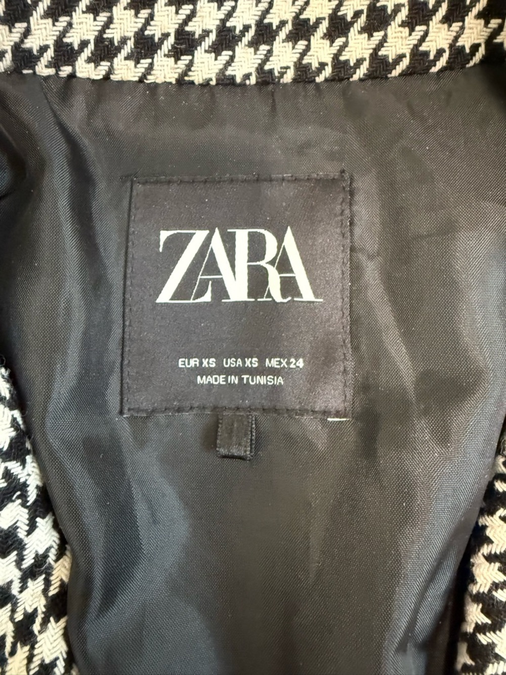 Zara Black & White Houndstooth Cropped Blazer - Picture 2 of 4